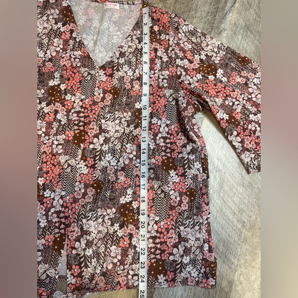 Bluetime size SMALL coral tones V-neck top, flare sleeve, tie waist - Picture 8 of 8